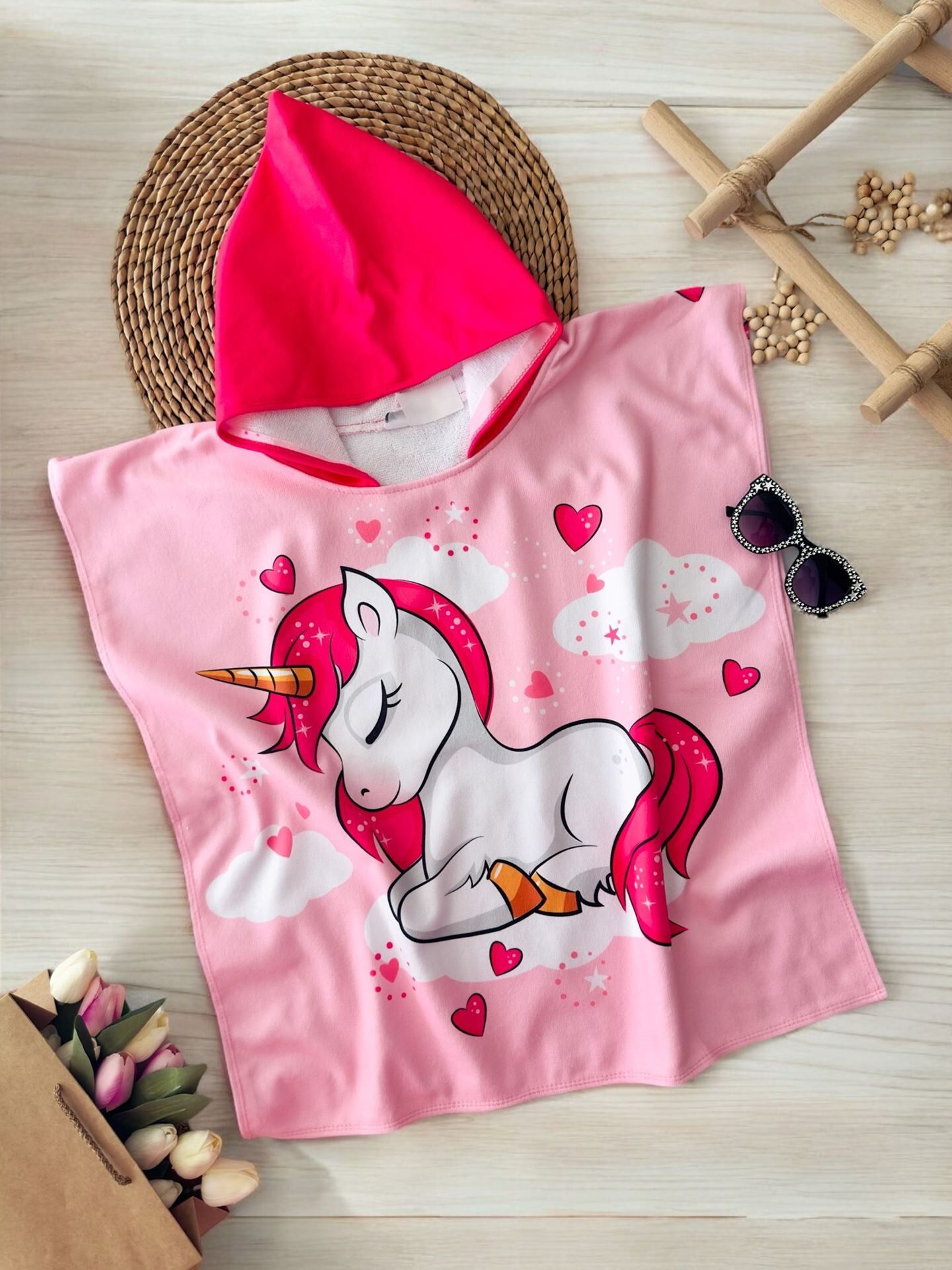 Unicorn Kalp Desenli Kız Bebek ve Çocuk Kapüşonlu Plaj Havlusu Panço